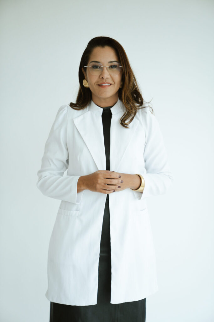 Foto da Dra. Luciana Lessa